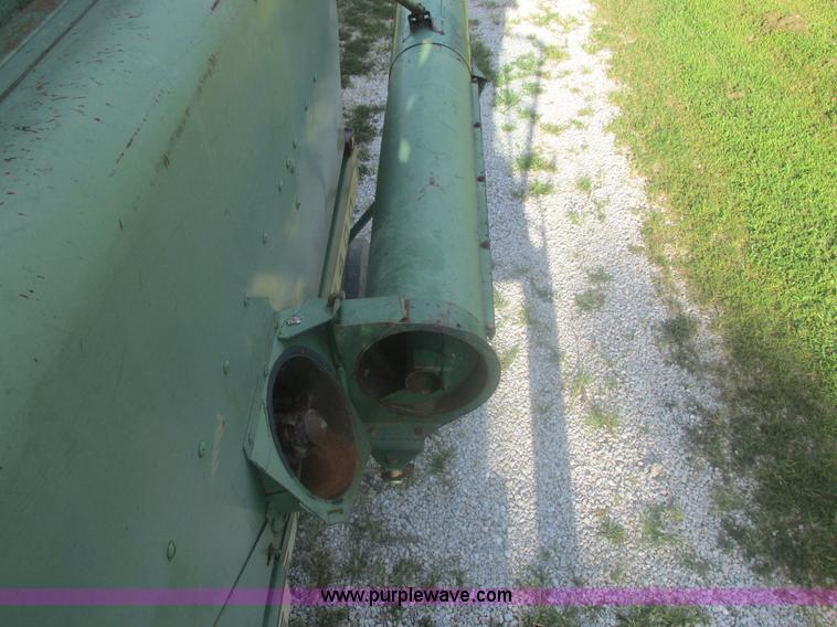 image for item L4027 1976 John Deere 4400 combine