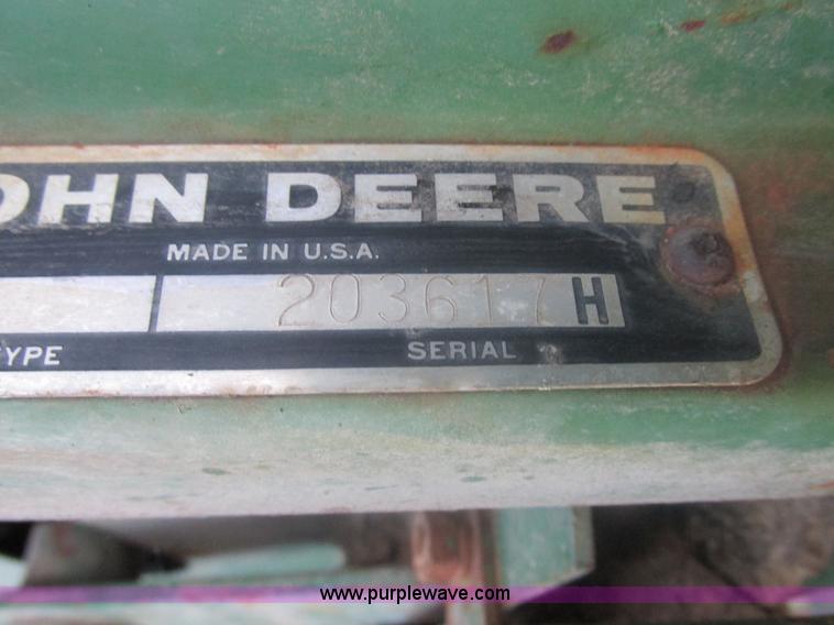 image for item L4027 1976 John Deere 4400 combine