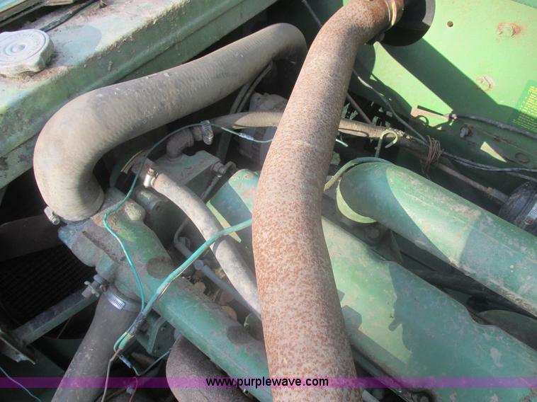 image for item L4027 1976 John Deere 4400 combine