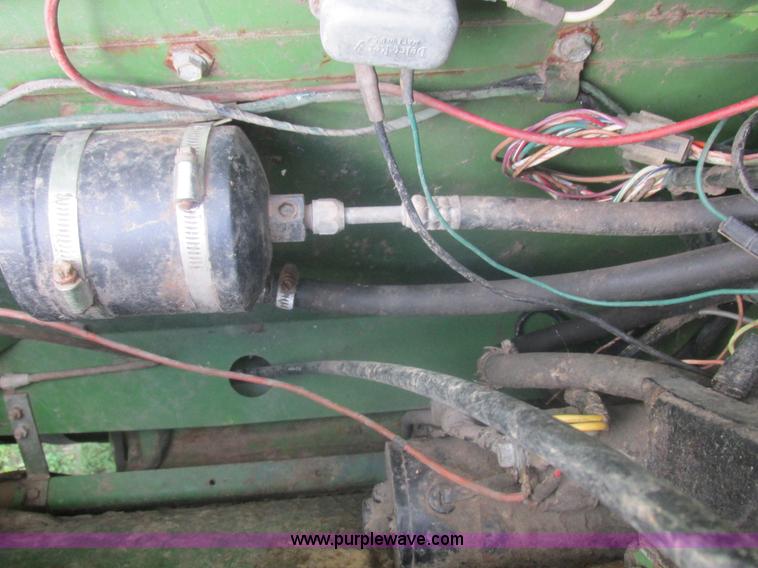 image for item L4027 1976 John Deere 4400 combine