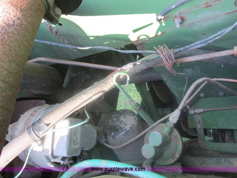 image for item L4027 1976 John Deere 4400 combine