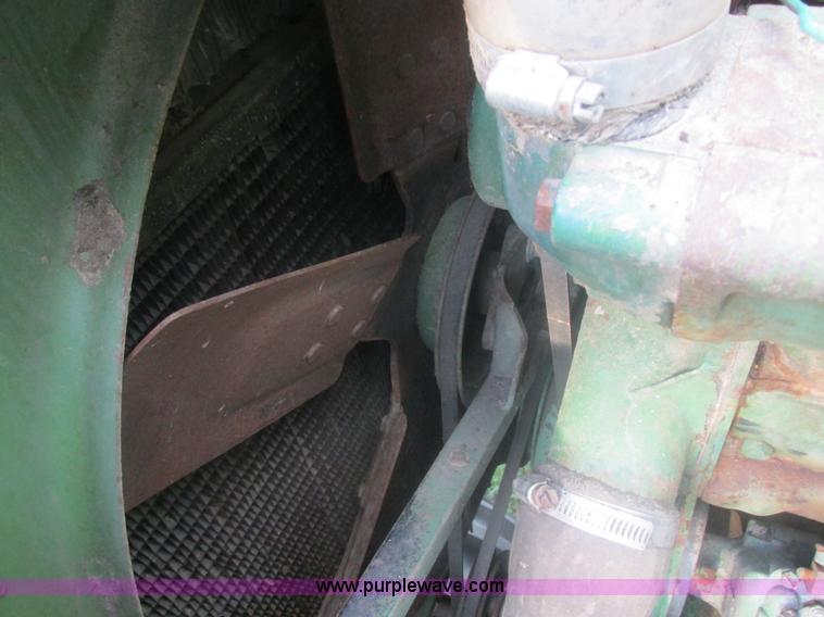 image for item L4027 1976 John Deere 4400 combine