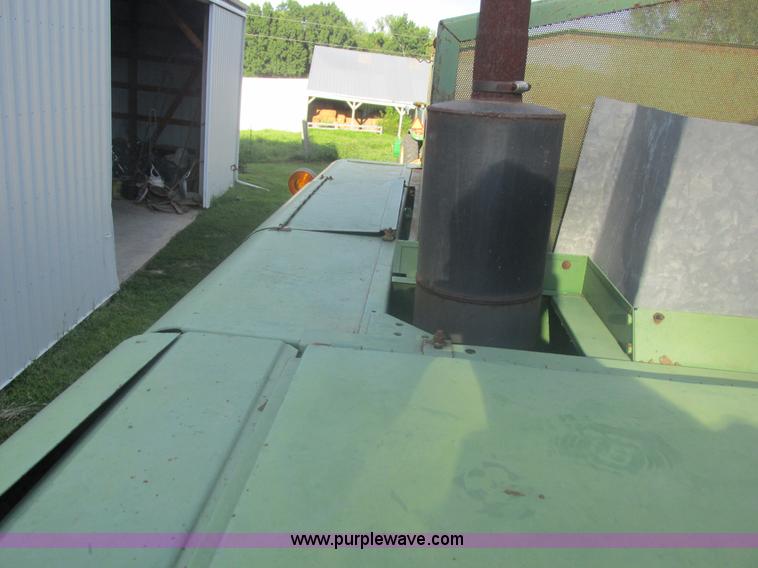 image for item L4027 1976 John Deere 4400 combine