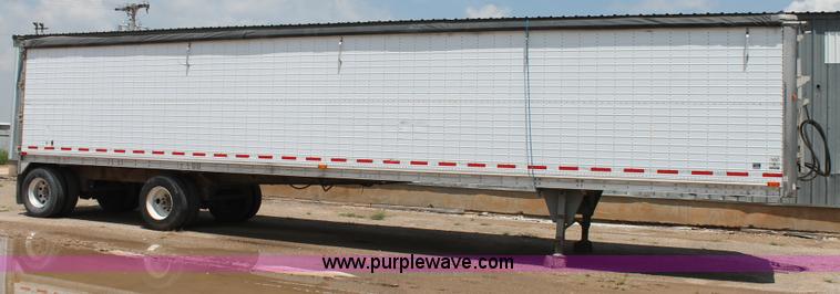 image for item L4366 2000 Wilson DWG-400W grain trailer