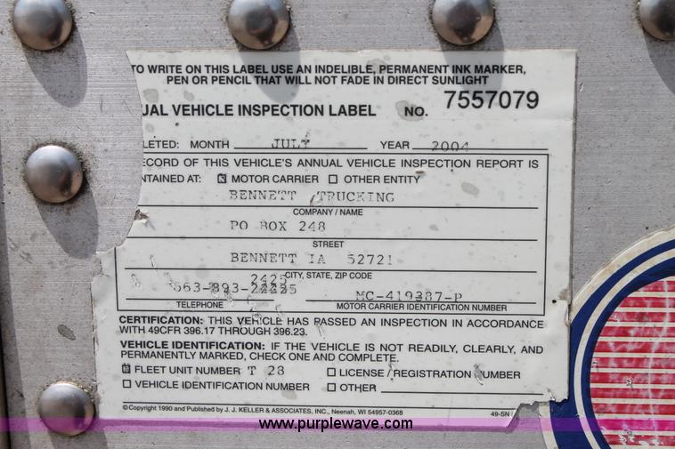 image for item L4366 2000 Wilson DWG-400W grain trailer