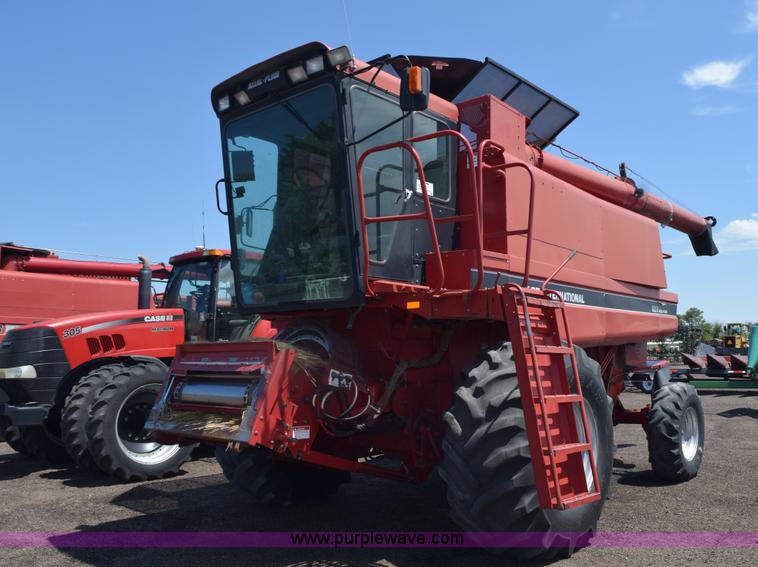 image for item L5754 1993 Case IH 1688 combine