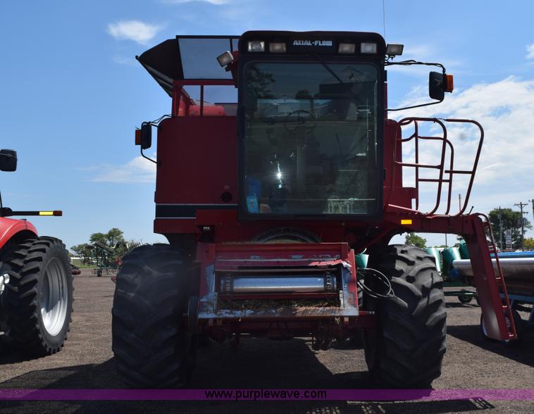 image for item L5754 1993 Case IH 1688 combine