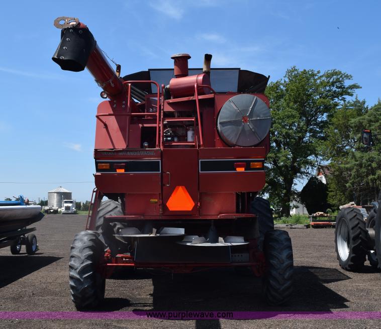 image for item L5754 1993 Case IH 1688 combine