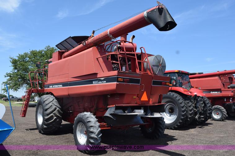 image for item L5754 1993 Case IH 1688 combine