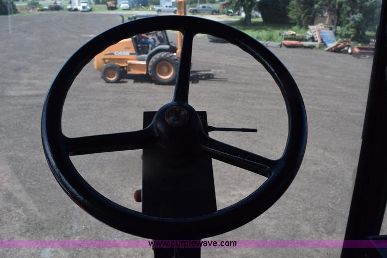 image for item L5754 1993 Case IH 1688 combine