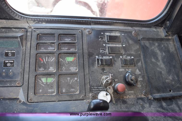 image for item L5754 1993 Case IH 1688 combine