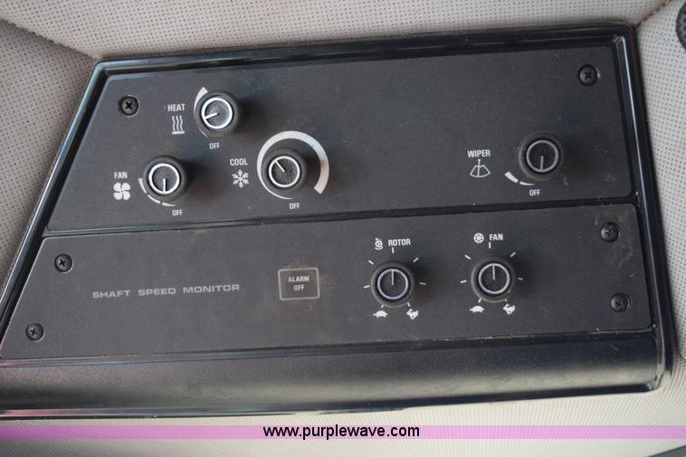 image for item L5754 1993 Case IH 1688 combine