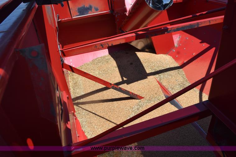 image for item L5754 1993 Case IH 1688 combine