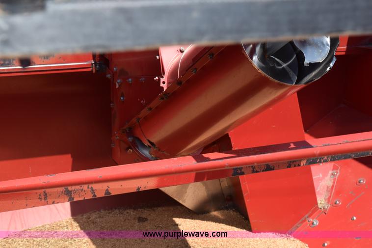 image for item L5754 1993 Case IH 1688 combine