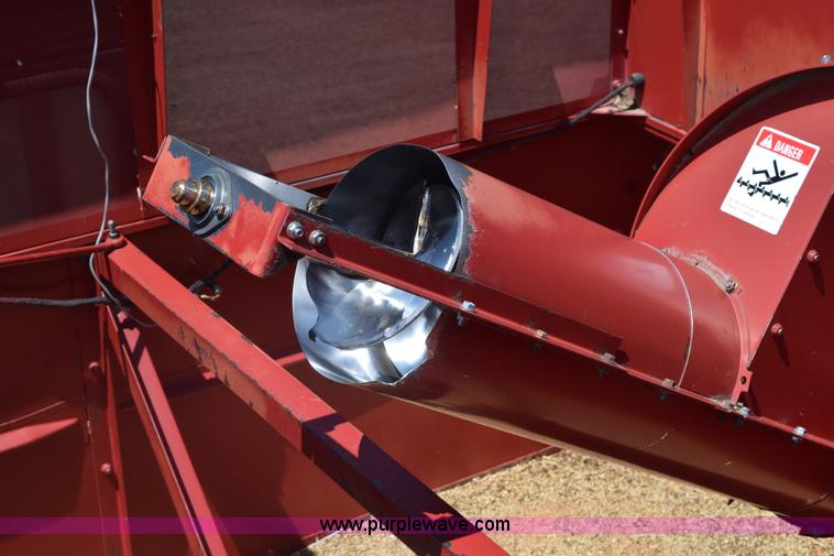 image for item L5754 1993 Case IH 1688 combine