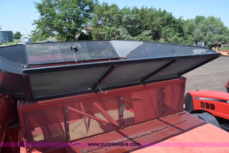 image for item L5754 1993 Case IH 1688 combine