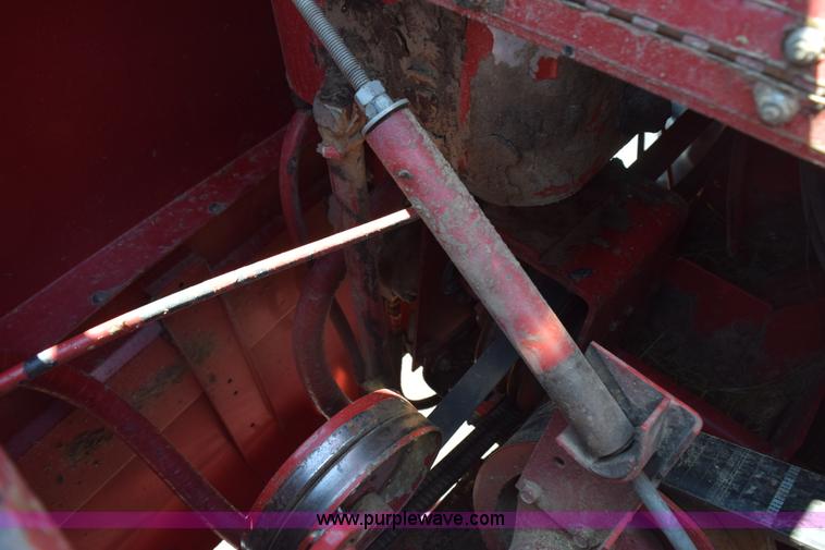 image for item L5754 1993 Case IH 1688 combine