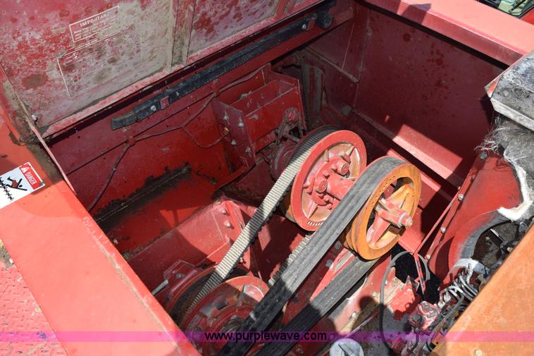 image for item L5754 1993 Case IH 1688 combine