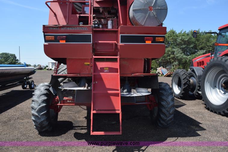 image for item L5754 1993 Case IH 1688 combine