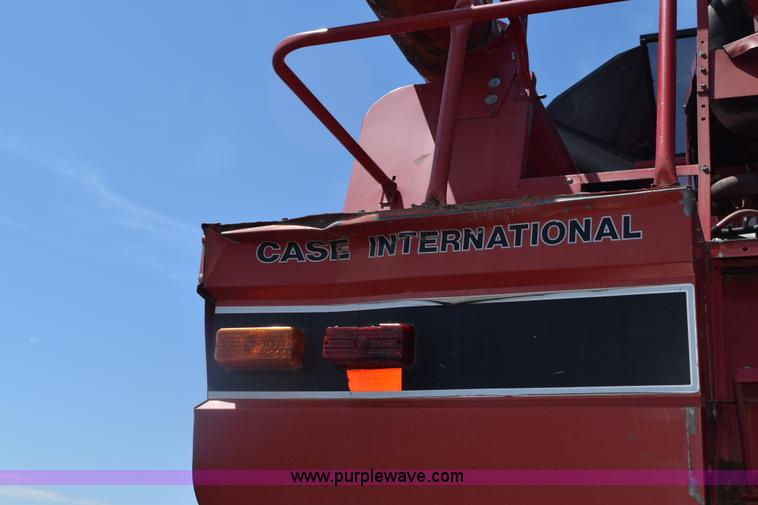 image for item L5754 1993 Case IH 1688 combine