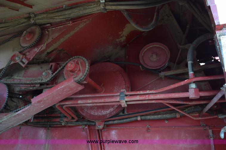 image for item L5754 1993 Case IH 1688 combine