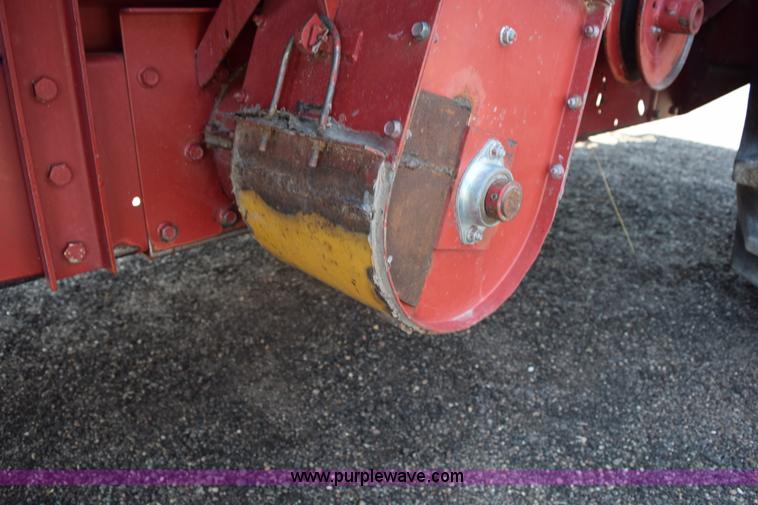 image for item L5754 1993 Case IH 1688 combine