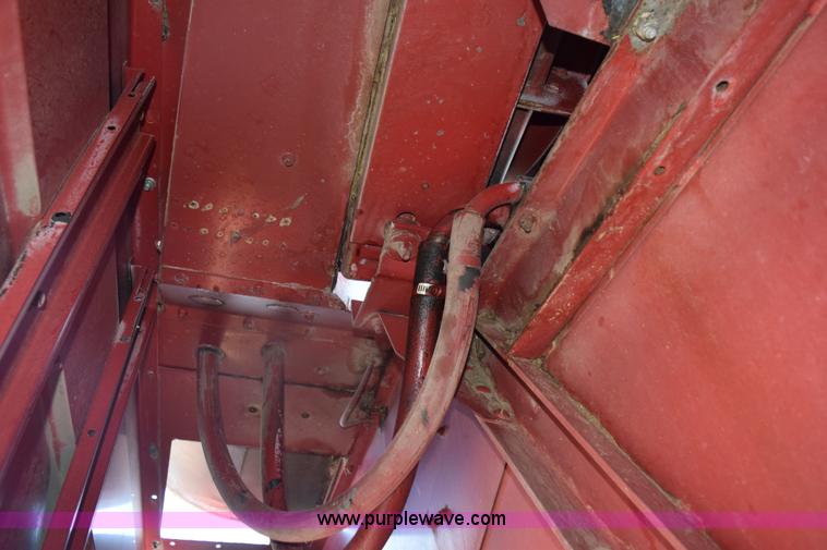 image for item L5754 1993 Case IH 1688 combine