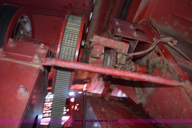 image for item L5754 1993 Case IH 1688 combine