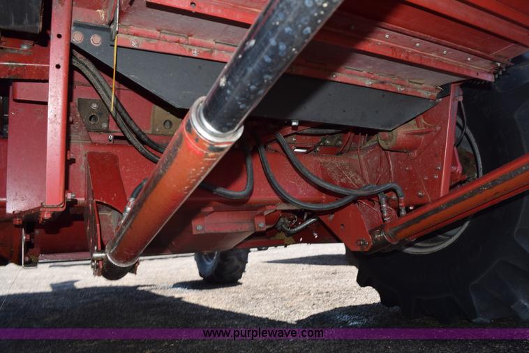 image for item L5754 1993 Case IH 1688 combine