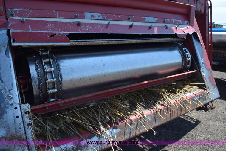 image for item L5754 1993 Case IH 1688 combine