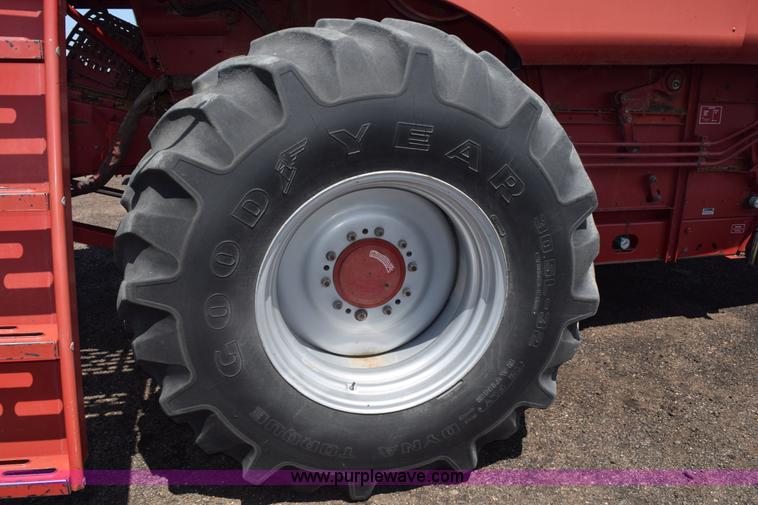 image for item L5754 1993 Case IH 1688 combine