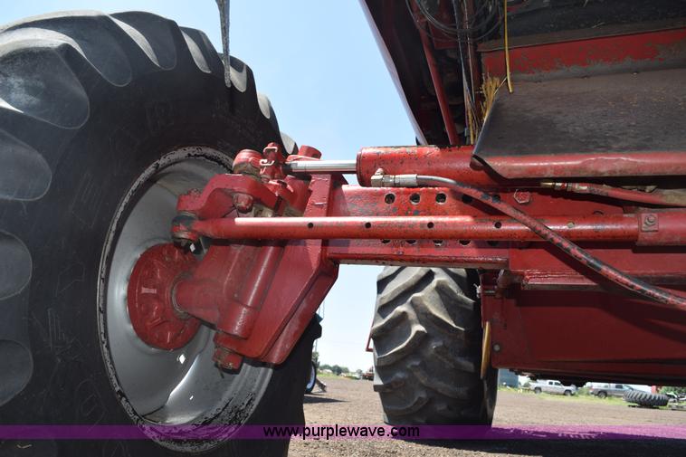 image for item L5754 1993 Case IH 1688 combine