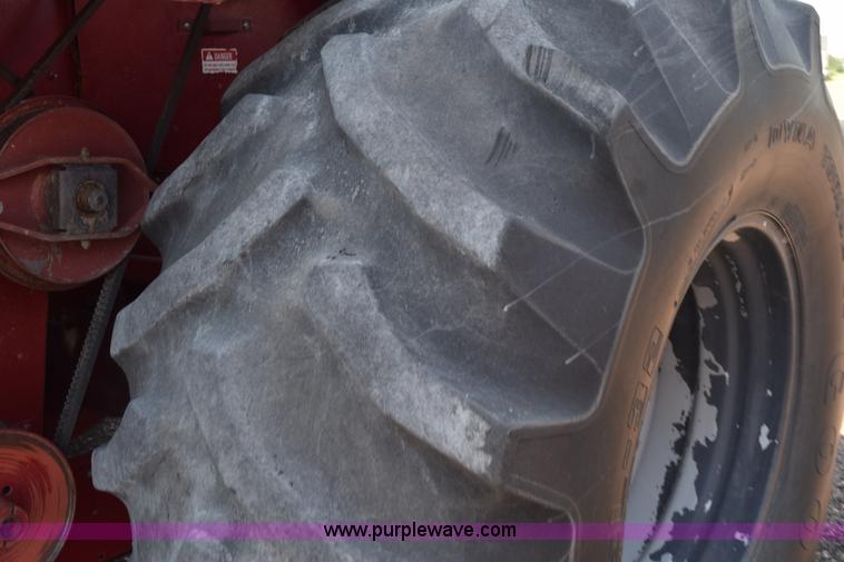 image for item L5754 1993 Case IH 1688 combine