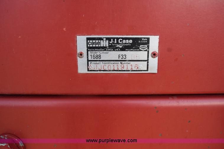 image for item L5754 1993 Case IH 1688 combine