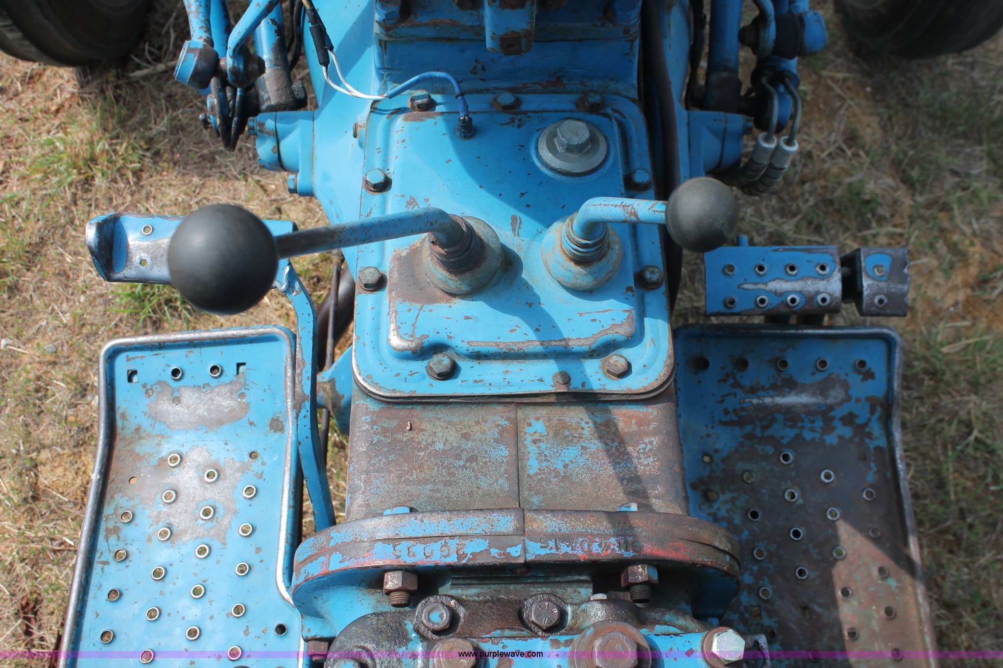 1972 Ford 2000 tractor in Ada, OK Item H8161 sold Purple Wave
