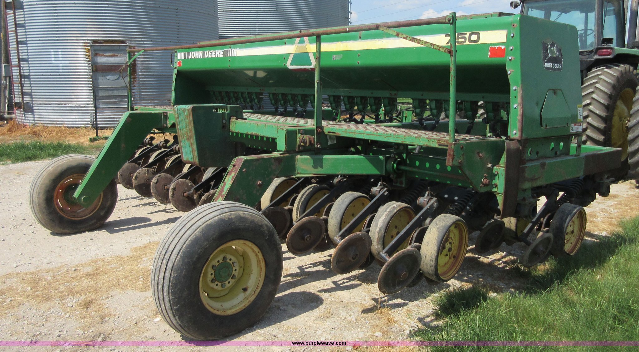 John Deere 750 grain drill in Elsmore, KS Item I2019 sold Purple Wave