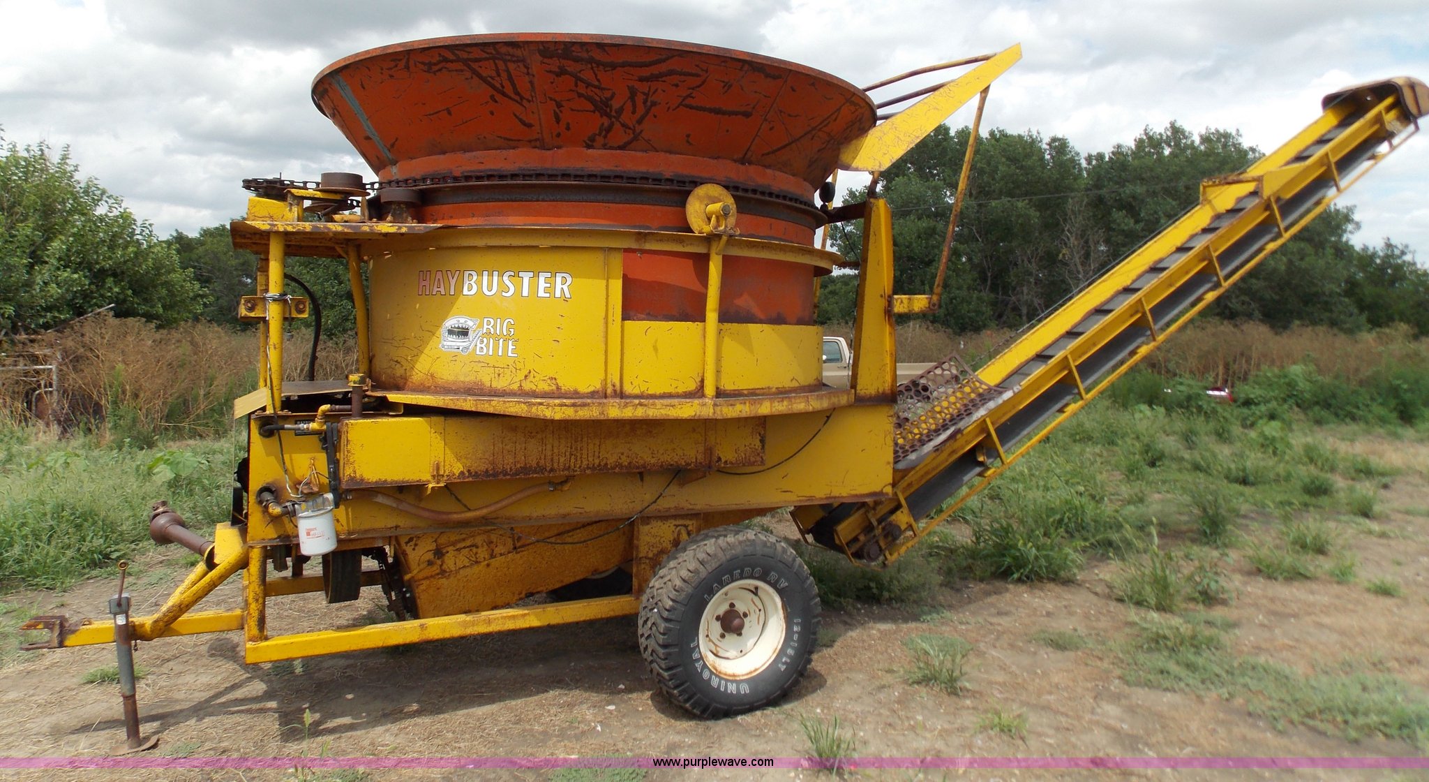 HayBuster H900 tub grinder in Beloit, KS Item J2743 sold Purple Wave