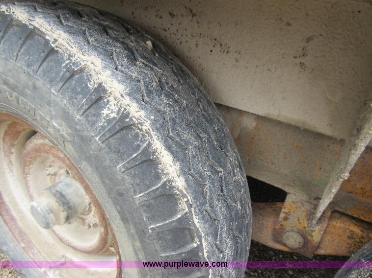 image for item AO9086 1997 Redi Haul equipment trailer