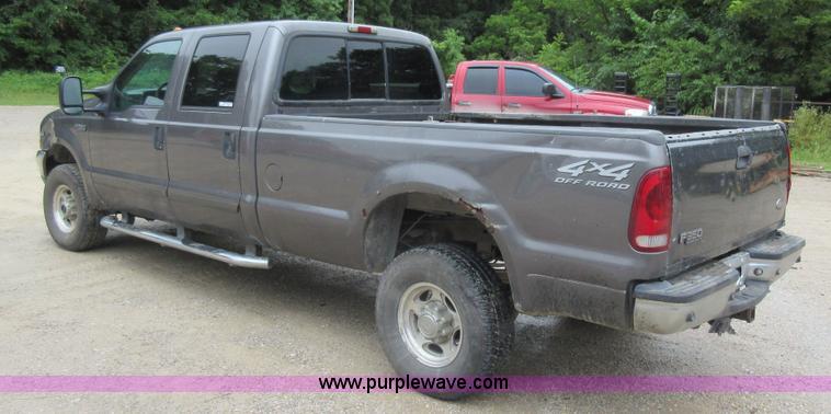 image for item AO9088 2002 Ford F350 Super Duty Lariat Crew Cab pickup truck