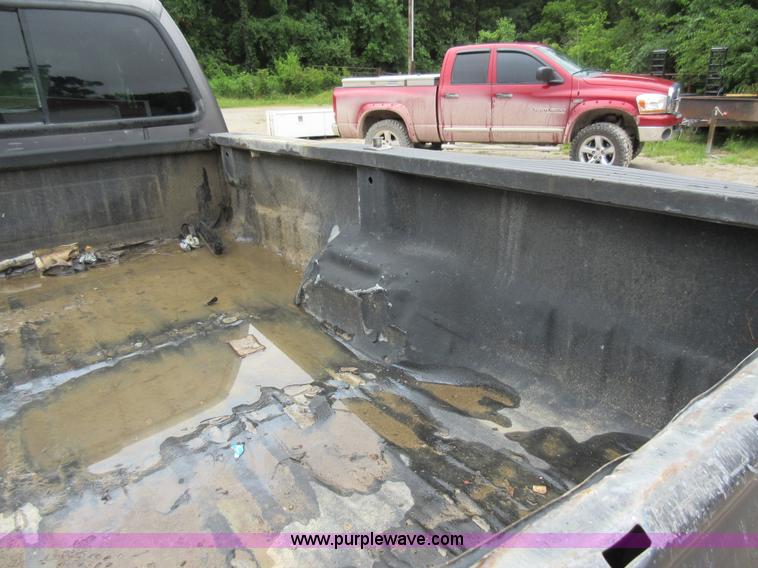 image for item AO9088 2002 Ford F350 Super Duty Lariat Crew Cab pickup truck