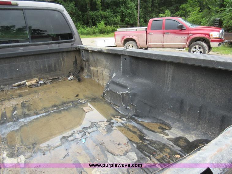 image for item AO9088 2002 Ford F350 Super Duty Lariat Crew Cab pickup truck