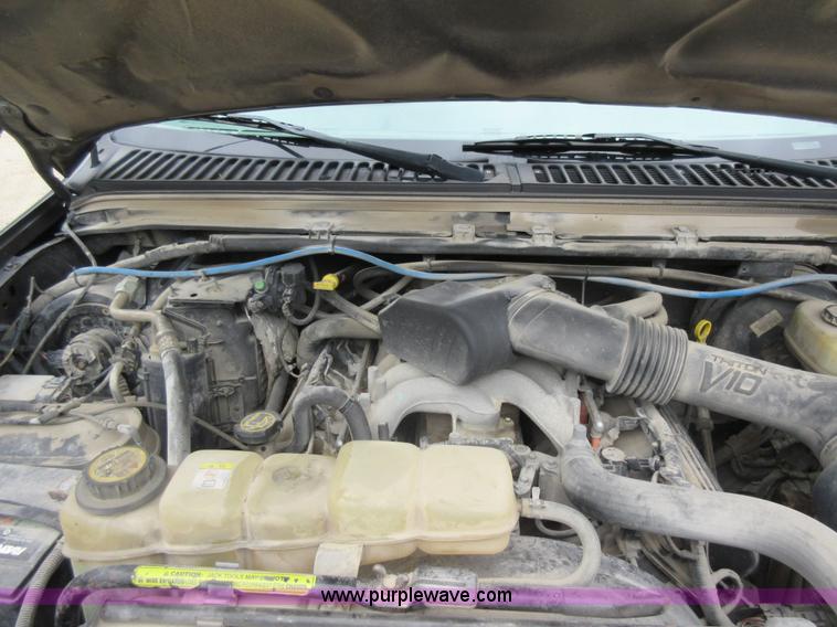 image for item AO9088 2002 Ford F350 Super Duty Lariat Crew Cab pickup truck