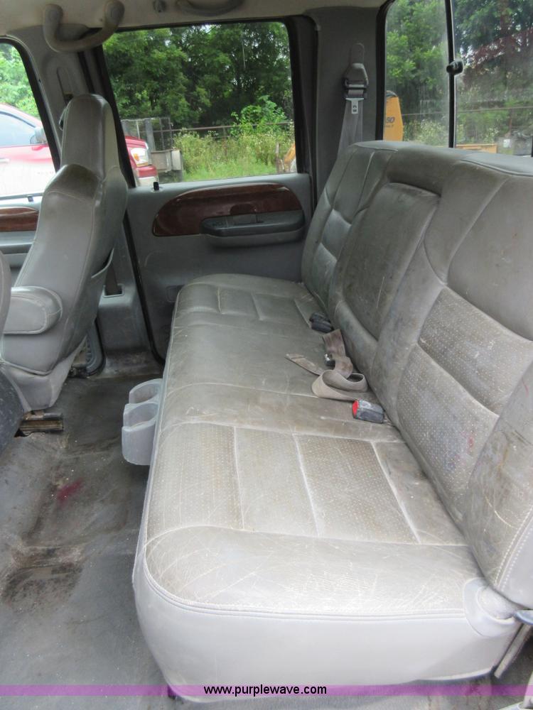 image for item AO9088 2002 Ford F350 Super Duty Lariat Crew Cab pickup truck