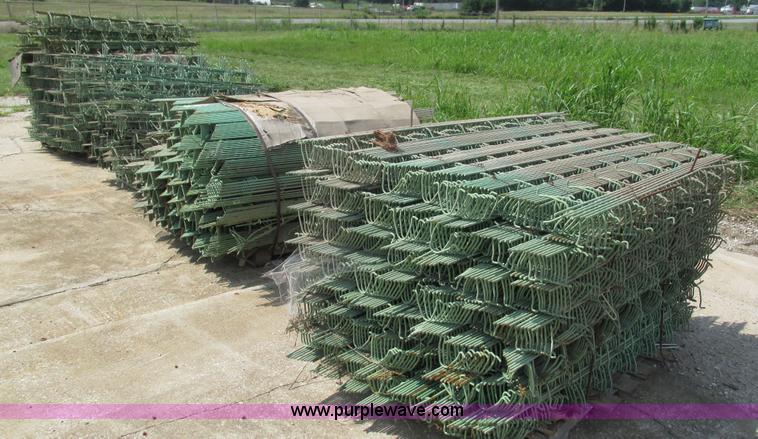 image for item AY9833 4" continuous high chairs reinforcing steel supports