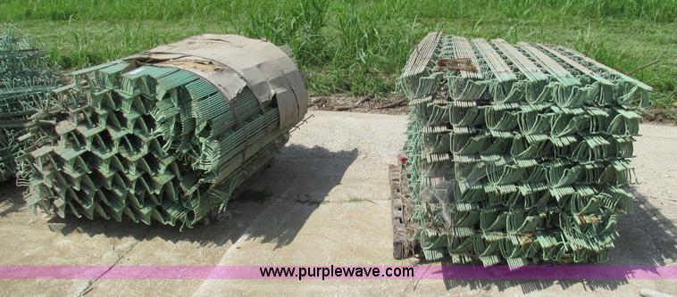 image for item AY9833 4" continuous high chairs reinforcing steel supports