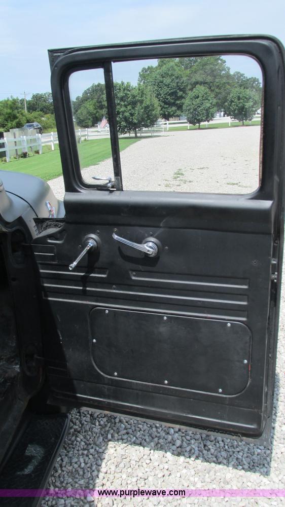 image for item AY9836 1956 Ford F100 pickup truck