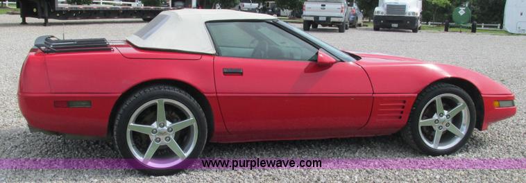 image for item AY9837 1992 Chevrolet Corvette convertible