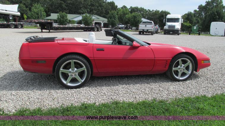 image for item AY9837 1992 Chevrolet Corvette convertible