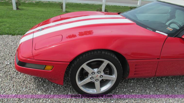 image for item AY9837 1992 Chevrolet Corvette convertible
