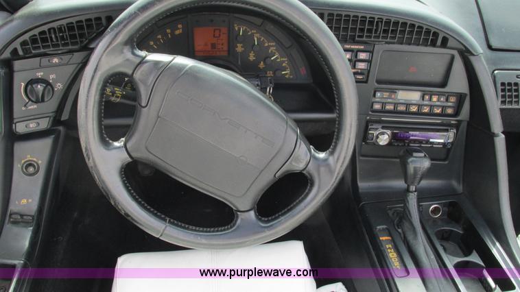image for item AY9837 1992 Chevrolet Corvette convertible